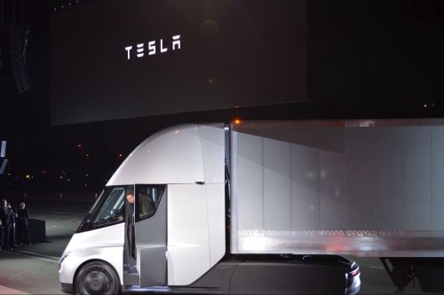 Tesla CEO Elon Musk Says PepsiCo Will Get First Semi-Trucks