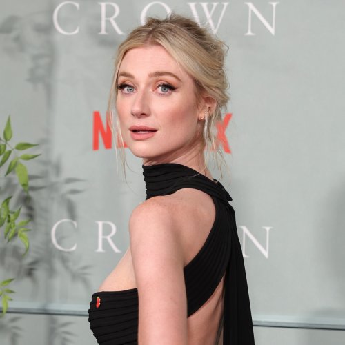 The Crown’s Elizabeth Debicki Says She “Involuntarily Acts” Like ...