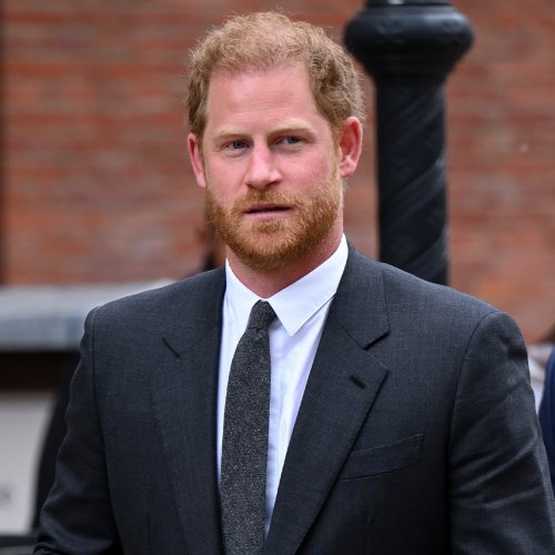 Prince Harry Chokes Up on Witness Stand Amid Phone-Hacking Case