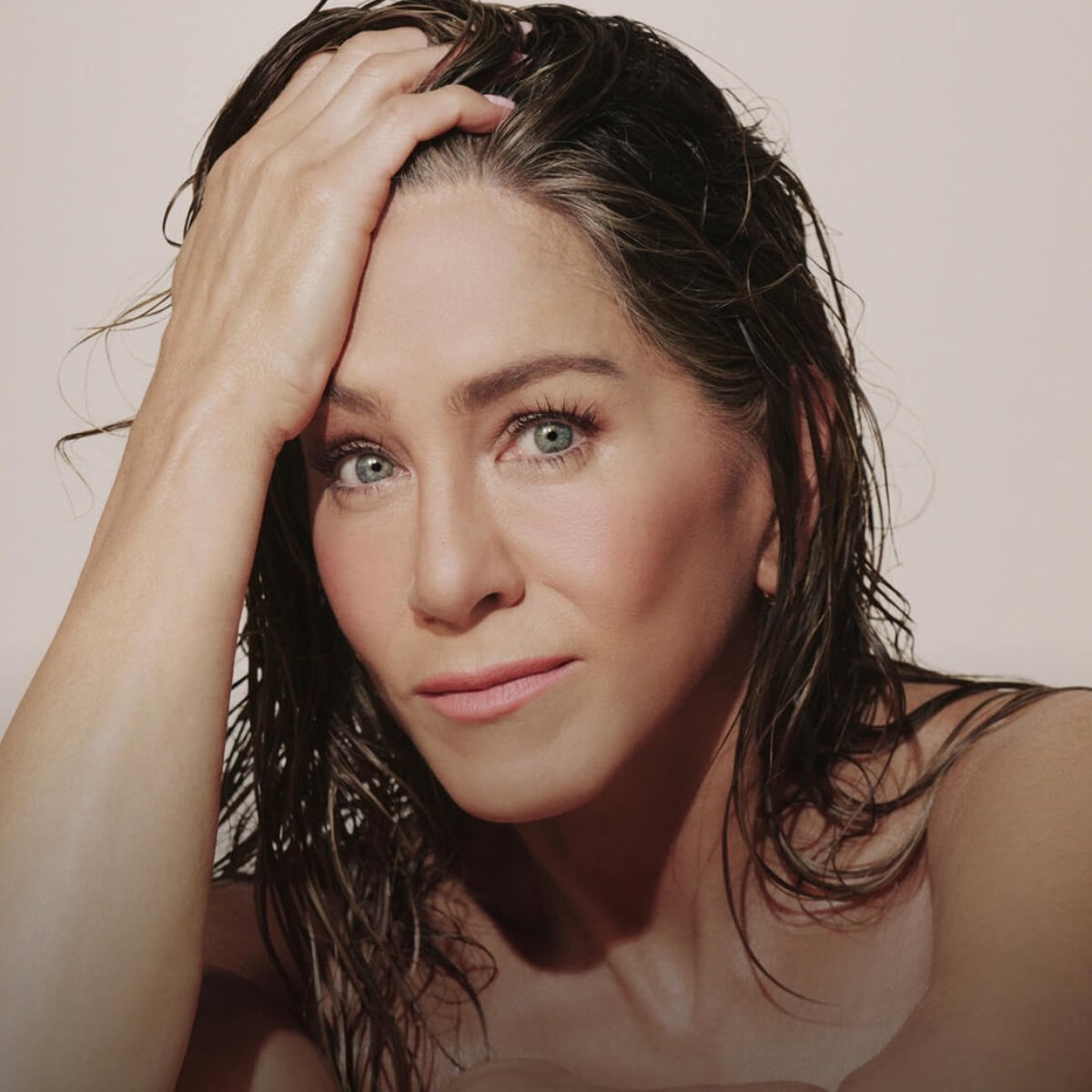 Jennifer Aniston Says Her Hair Needs “Real Moisture," So She Made This