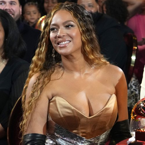 you-ll-be-crazy-in-love-with-beyonc-s-2023-grammys-look-flipboard