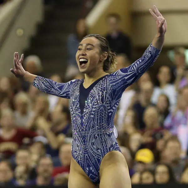 Katelyn Ohashi Floor: Relive UCLA Gymnast's Perfect 10 That Went Viral |  Fanbuzz