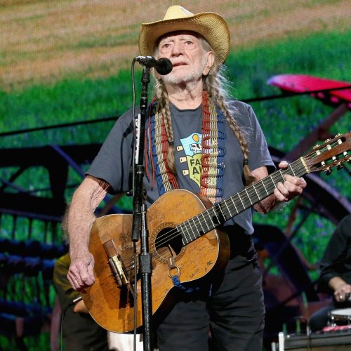 Willie Nelson Reflects on Turning 90 and How Marijuana Saved His Life ...