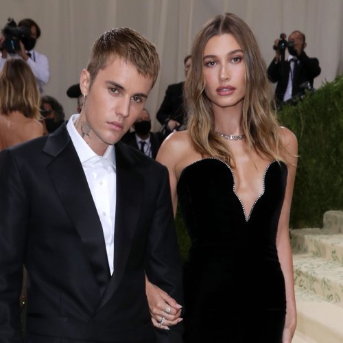 Hailey Bieber Gives Shoutout to Husband Justin Bieber While Accepting Innovator Award