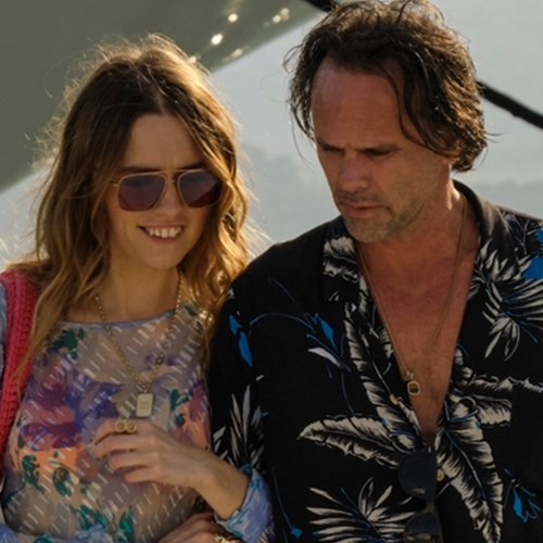 White Lotus' Walton Goggins Ends Interview After Being Asked About Aimee Lou Wood Feud