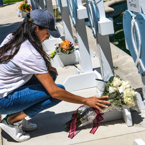 Meghan Markle Visits Memorial Honoring Texas School Shooting Victims