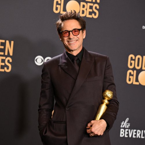 Robert Downey Jr. Reacts to Robert De Niro’s Golden Globes Mix-Up
