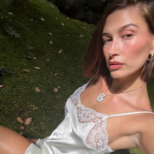 Hailey Bieber Goes Makeup-Free to Discuss Her Perioral Dermatitis Skin Condition