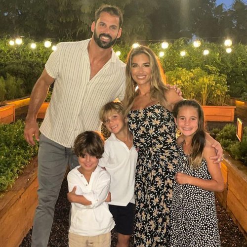 Jessie James Decker Responds to Being Accused of "Photoshopping" Abs on Her Children