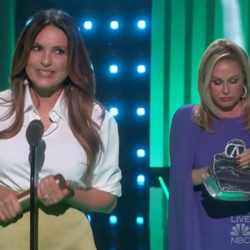 Why All Eyes Were on Kathy Hilton During Mariska Hargitay's Moment at 2022 People's Choice Awards