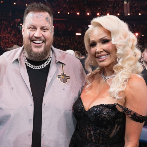 Jelly Roll Shows Off 100-Lb. Weight Loss at 2024 CMAs With Wife Bunnie XO