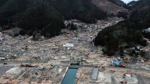 Months of Gravity Changes Preceded the Tōhoku Earthquake - Eos