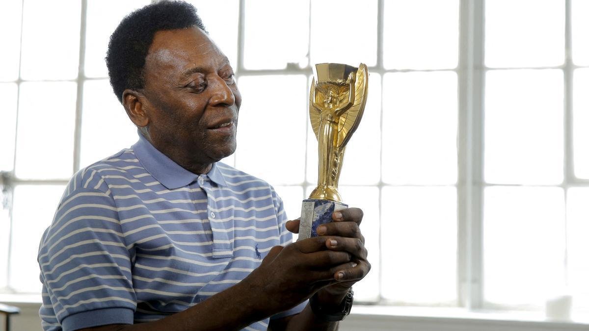 Pelé, un símbolo más allá del fútbol para los brasileños