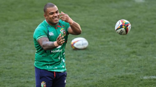 Sinckler cleared of biting South African opponent