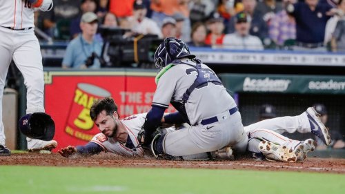 Houston Astros' Kyle Tucker tries to steal home amid PitchCom malfunction