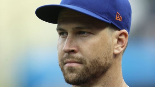 DeGrom halts throwing due to forearm tightness