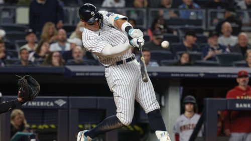 Aaron Judge slams 3 HRs, first Yankee to do it twice in season