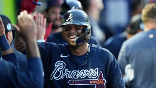 Braves IF Arcia signs 3-year, $7.3 million deal