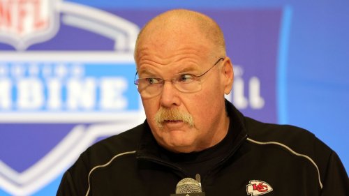 Chiefs O-Line didn't share Taylor Swift's pop tarts with Andy Reid
