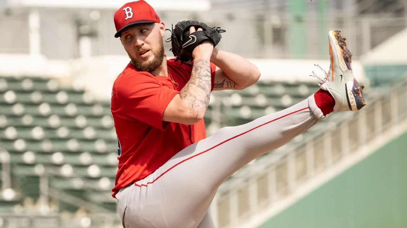 Red Sox, Garrett Crochet agree to 6-year extension through '31