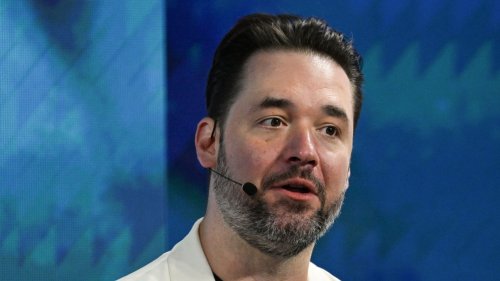 Reddit co-founder Ohanian buys 10% stake in Chelsea women's team