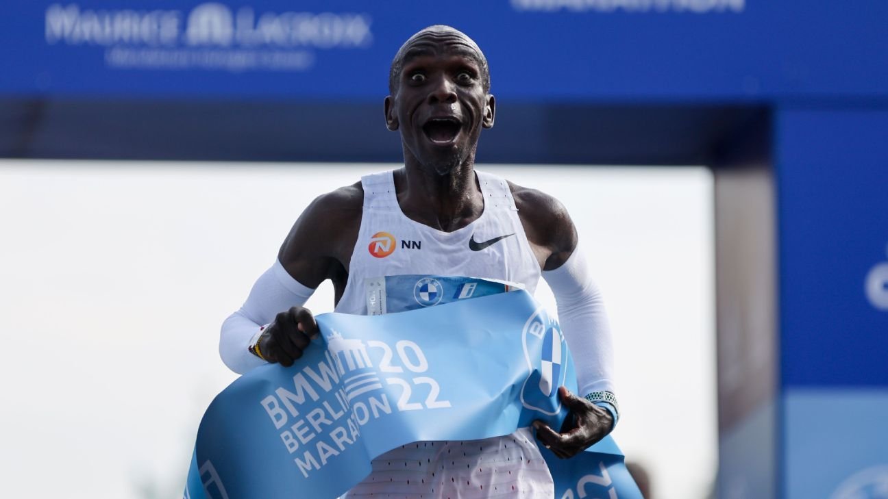 Kenya's Eliud Kipchoge clocks 2:01:09 for world record in Berlin Marathon