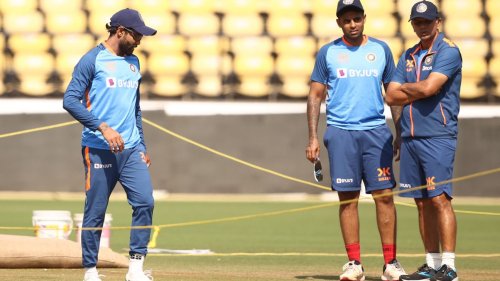 Suryakumar Yadav, KS Bharat, Todd Murphy make debuts as Australia bat vs India