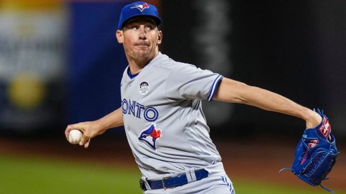 Chris Bassitt beats Mets, then returns to Toronto to be with wife