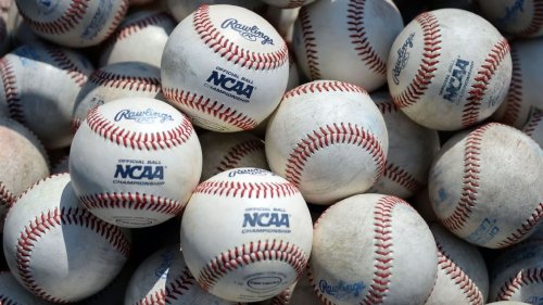Cincinnati baseball coach Scott Googins resigns