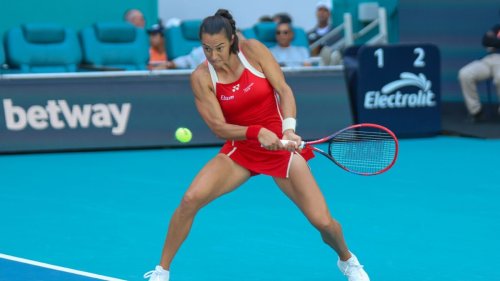 Iga Swiatek, Mirra Andreeva advance to Miami Open 3rd round