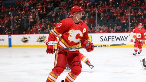 Flames sign new captain Mikael Backlund to 2-year extension