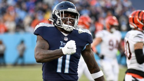 A.J. Brown makes incredible one-handed TD catch as Titans tie Bengals