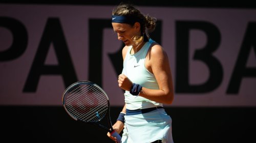 Victoria Azarenka moves on at French Open with win over Andrea Petkovic