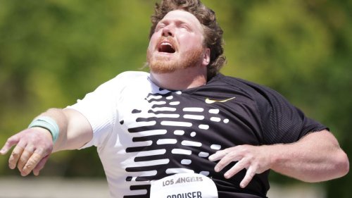 olympic-champ-ryan-crouser-breaks-own-shot-put-world-record-flipboard