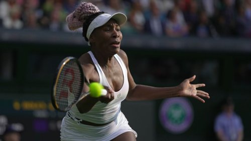 Venus Williams returns after fall but loses at Wimbledon | Flipboard