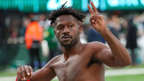 Antonio Brown releases lengthy statement, tells his side of story days after leaving Tampa Bay Buccaneers game