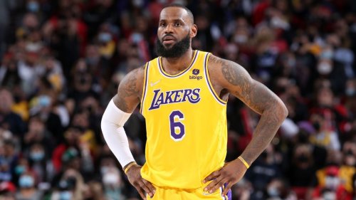 Lakers, LeBron hold 'productive' contract talks