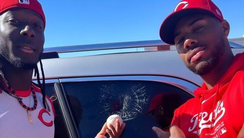Elly De La Cruz's foul ball off Hunter Greene smashes Greene's car window