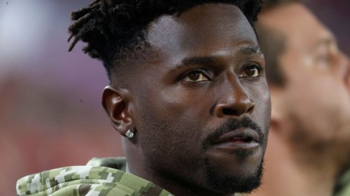 Antonio Brown detained after gunshots outside boxing event