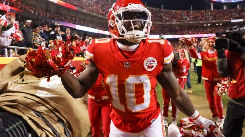 NFL wide receiver market reset: How a left tackle trade in 2017 led to the stunning Tyreek Hill and Davante Adams deals
