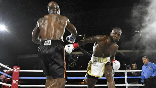 Ex-NFL RB Bell to fight Hall in pro boxing debut