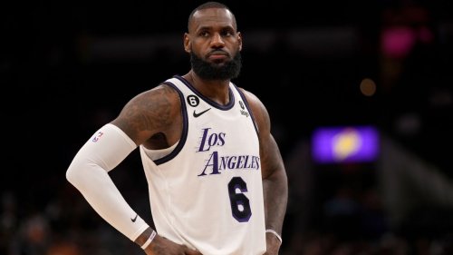 LeBron James 'disappointed' by lack of questions about 1957 Jerry Jones photo, says media were 'quick to ask' about Kyrie Irving
