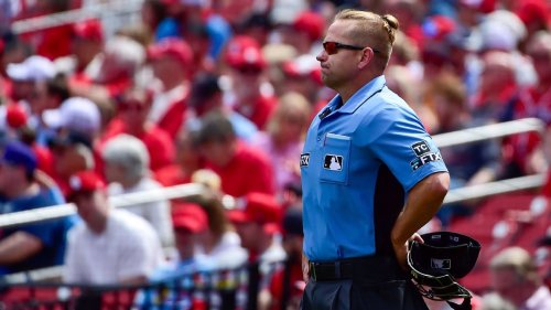 Umpire Mike Muchlinski leaves Houston Astros-New York Yankees game after foul tip to mask