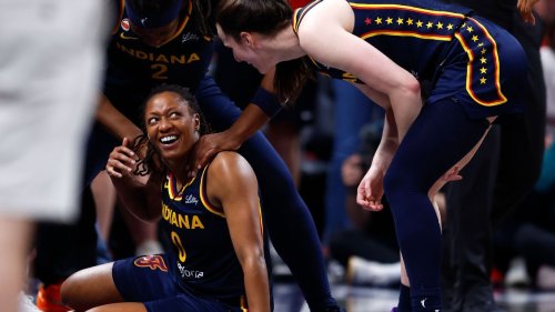 Mitchell posts 10th consecutive 20-point game in Fever's win