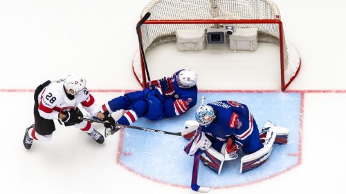 Switzerland shuts out United States 3-0 at hockey worlds
