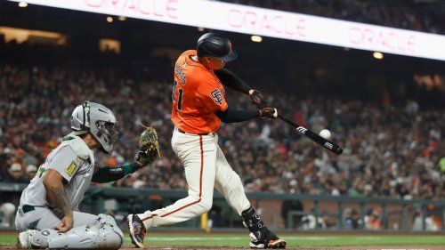 Wilmer Flores carries Giants with 3-homer, 8-RBI night