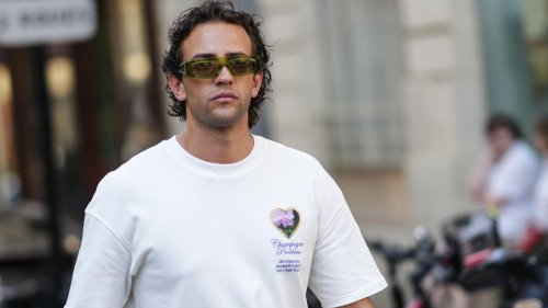 Graphic Tees sind zurück: Das sind die coolsten bedruckten T-Shirts für den Sommer 2025