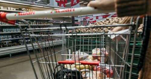 Ein Alltagsphänomen erklärt: Darum stehen wir im Supermarkt immer in der langsamsten Schlange
