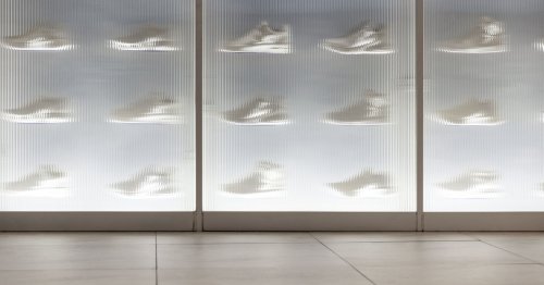 Nicht Nike, nicht Adidas: Wer einzigartigen Stil hat, trägt 2025 diesen Sneaker