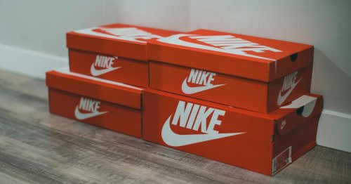 Schwarz-Weiß, aber cool: Die Dalmatiner-Sneaker von Nike sind der Schuhtrend für den Frühling 2025